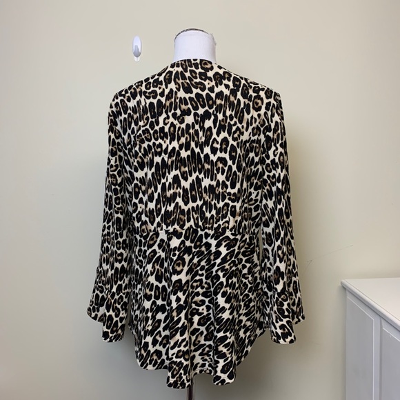 Chico’s Leopard Print Top Chico’s Size 2 (L - 12) - Picture 12 of 15